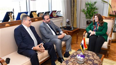 أول يوم عمل بعد استقالة الحكومة، وزيرة الهجرة تباشر عملها من ديوان الوزارة