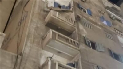 انهيار 4 شرفات بالإسكندرية وتحطم سيارة 