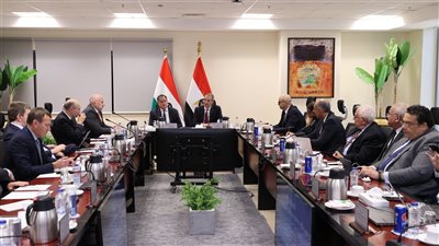 عمرو طلعت يبحث مع وزير الاقتصاد الوطنى المجرى فرص التعاون المشترك