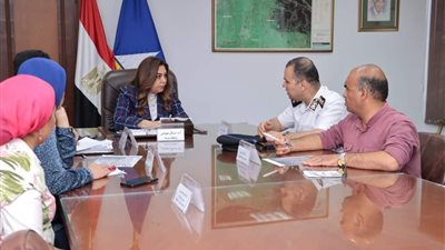 محافظ دمياط تبحث محاور الخطة المرورية لشارعي صف 1 و4 برأس البر 