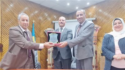 أبوزيد يُكرم 127 طالبًـا بتعليم الإسكندرية لفوزهم في مسابقات إديوميتر مصر