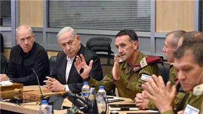 بعد انسحاب جانتس وآيزنكوت.. مجلس الحرب الإسرائيلي يترنح.. خلافات حادة تعكس الصراع بين نتنياهو والجنرالات.. والانقسام السياسي يضرب كيان الاحتلال 
