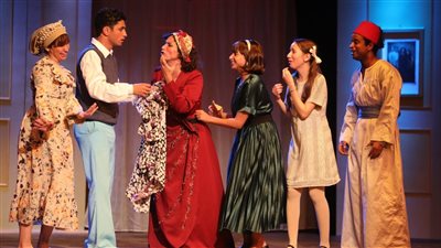 خالد جلال يشهد العرض المسرحي 