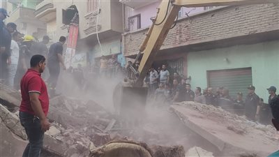 تشكيل لجنة لفحص العقارات المحيطة بموقع انهيار منزل ميت غمر 