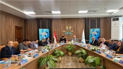 تطبيقا لنموذج الجامعات الذكية، بنها الأهلية تناقش الخطط التنفيذية للمراكز والوحدات 