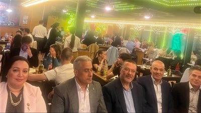 وزير العمل يلتقي مصريين بالخارج في 