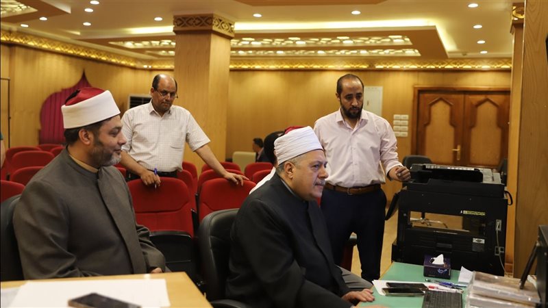  رئيس قطاع المعاهد