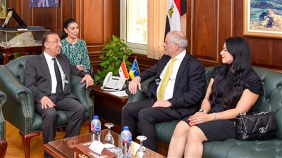 محافظ الإسكندرية يناقش مع سفير أستراليا زيادة التبادل السياحي