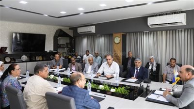 محافظ أسوان: وضع آلية بين المحافظة والعامة للسد العالي لتحديد جهات الولاية بقطع الأراضي