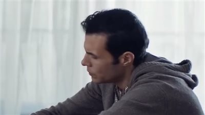 مسلسل دواعي السفر الحلقة 8، علي يعترف لإبراهيم بحبه لسلمى 