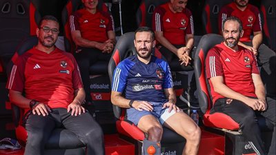 الأهلي يحدد بديل علي معلول بعد اقتراب فشل صفقة يحيى عطية الله 