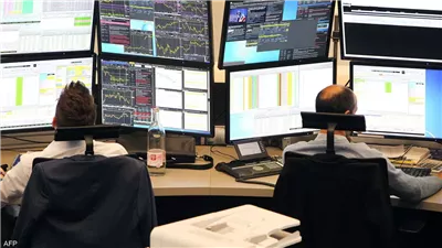 الأسهم الأوروبية تسجل أكبر خسارة شهرية منذ عام