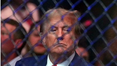 الشرطة الأمريكية تستعد لسحب رخصة السلاح من ترامب