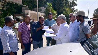 محافظ الأقصر يتابع تنفيذ مشروعات حياة كريمة بإسنا وأرمنت