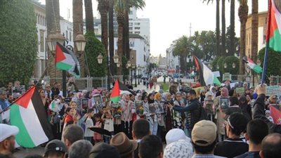 احتجاجات ضخمة في المغرب للمطالبة بوقف مجازر رفح الفلسطينية 