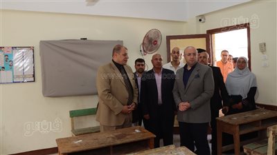 محافظ بني سويف يتفقد جاهزية لجان امتحانات الثانوية العامة (صور)