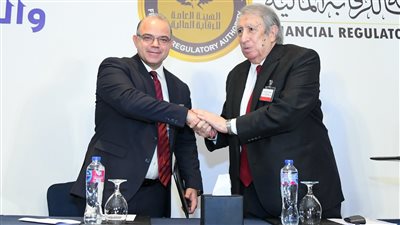 جمعية المحاسبين والمراجعين تكرم رئيس الرقابة المالية 