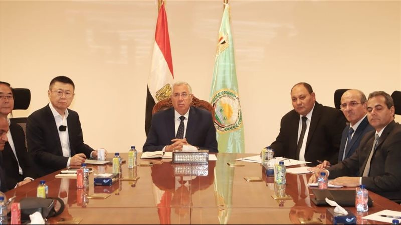 وزير الزراعة والوفد