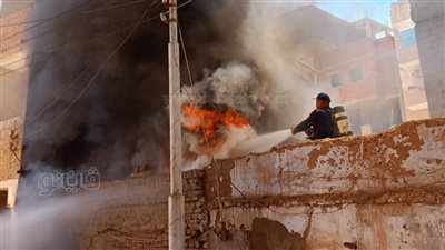 إخماد حريق منزل بواحة الخارجة في الوادي الجديد 