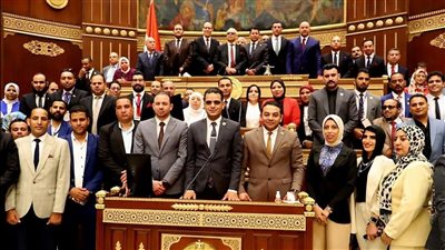 أشرف صبحي يشهد الجلسة الأولى من نموذج محاكاة مجلس الشيوخ