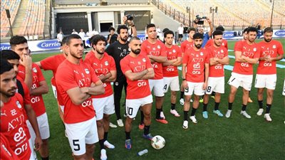 حسام حسن يستقر على رباعي دفاع منتخب مصر أمام غينيا بيساو