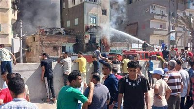 بسبب ارتفاع درجة الحرارة، حريق هائل بمحل بويات في دمياط (صور)