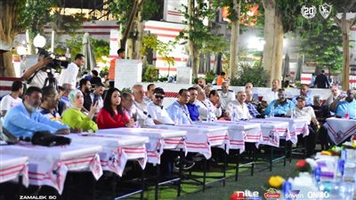 أعضاء نادي الزمالك يقيمون احتفالا لتكريم مجلس الإدارة بعد التتويج بالكونفدرالية 