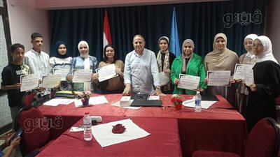 وكيل تعليم كفر الشيخ يكرم أوائل الشهادة الإعدادية