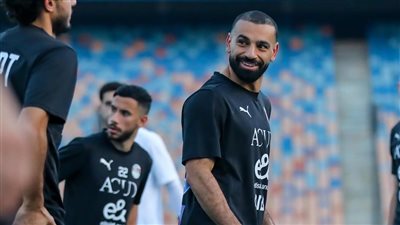 صلاح وتريزيجيه يحفزان لاعبي منتخب مصر قبل مواجهة غينيا بيساو