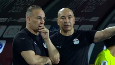 شاهد، ماذا فعل التوأم مع عمر كمال عبد الواحد ومحمد صلاح بعد مباراة بوركينا