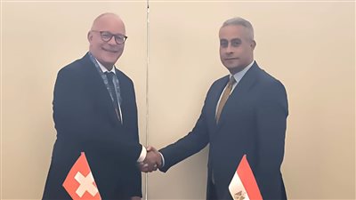 وزير العمل يلتقى نظيره السويسري لتعزيز التعاون في الملفات المشتركة