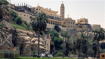 دير العذراء بجبل الطير يواصل استقبال زواره لليوم الثاني على التوالي