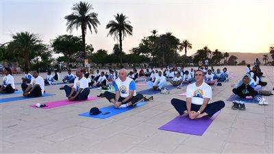 معابد الكرنك تحتضن الاحتفال باليوم العالمي لليوجا بحضور سفير الهند