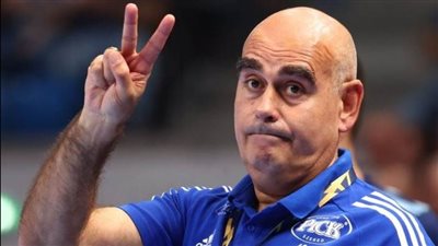 كرة اليد، كارلوس باستور يتابع اللاعبين المحترفين قبل انطلاق معسكر الفراعنة