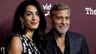 جورج كلوني يدافع عن زوجته بعد مساعدتها في إصدار مذكرات توقيف ضد قادة إسرائيل