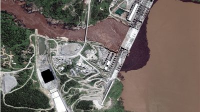 كارثة في سد النهضة، باحث بالشأن الإفريقي يكشف غرق الأشجار وتدهور جودة المياه 