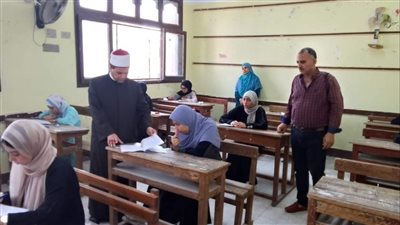 رئيس منطقة الإسماعيلية الأزهرية يتابع امتحانات الشهادة الثانوية بالتل الكبير (صور) 