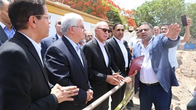 وزير التعليم العالي يزور أرض مستشفى بنها الجامعي الجديد (صور) 