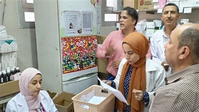 نائب مدير التأمين الصحى بالشرقية يتفقد عيادات ديرب والقنايات