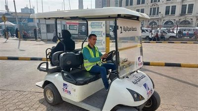 خدمات مجانية لكبار السن وذوي الهمم داخل محطات القطارات