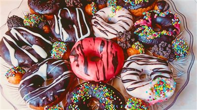 طريقة عمل الدونتس في البيت، زي الجاهزة وبأقل التكاليف