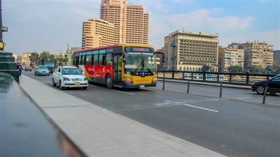 محافظ القاهرة: النقل العام بديل للمترو في حالة توقفه بسبب الأمطار