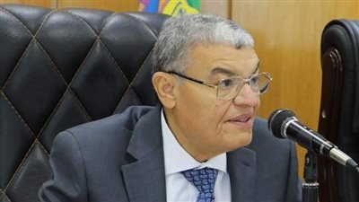 محافظ المنيا يتابع خطة الرصف بالمدن والمراكز التابعة