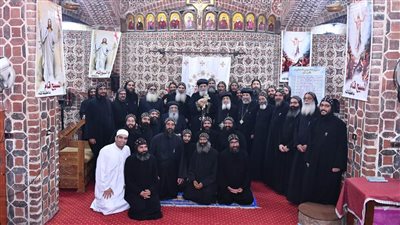 البابا تواضروس الثاني يستهل زيارته الفيوم بصلاة الشكر في دير الأنبا أور (صور)
