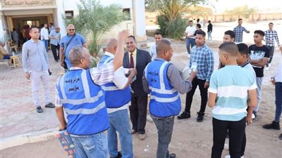 توفير عصائر ومياه معدنية لطلاب الثانوية العامة بلجان الوادي الجديد (صور)