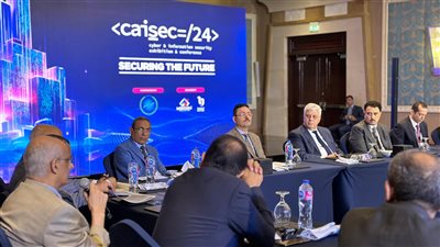 وزير التعليم العالي يناقش الأمن السيبراني مع كبرى شركات الصناعة