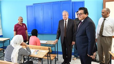 محافظ جنوب سيناء يتفقد سير امتحانات الشهادة الثانوية العامة بالطور