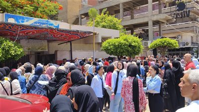 طلاب الثانوية بالدقهلية: امتحان الدين والتربية الوطنية سهل (فيديو وصور)