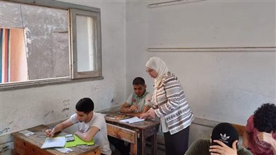 المشرف على امتحانات الثانوية الأزهرية بالإسكندرية تتفقد اللجان 