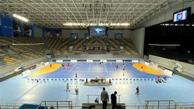 أنشئت لاستضافة كأس العالم لليد، تأجير صالة حسن مصطفى لمدرس يثير الغضب، والنشطاء: فضيحة 